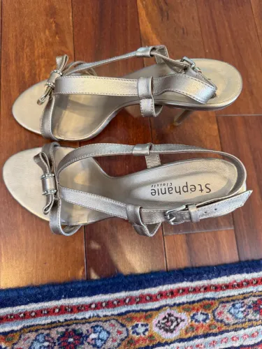 Sandalia semi nova