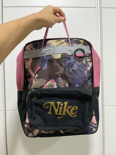 Mochila Nike Tanjun com estampa multicolorida, rosa