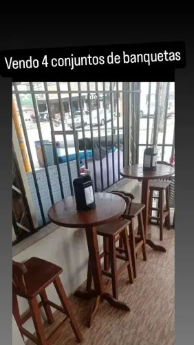 Vendo mesas e cadeiras