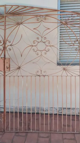 Portão de ferro