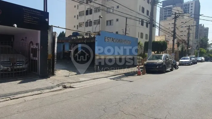 Terreno plano à venda na Saúde, a 290 metros da estação Saúde