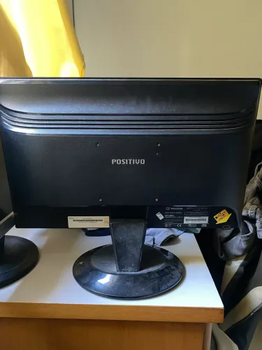 Monitor Positivo LCD/LED