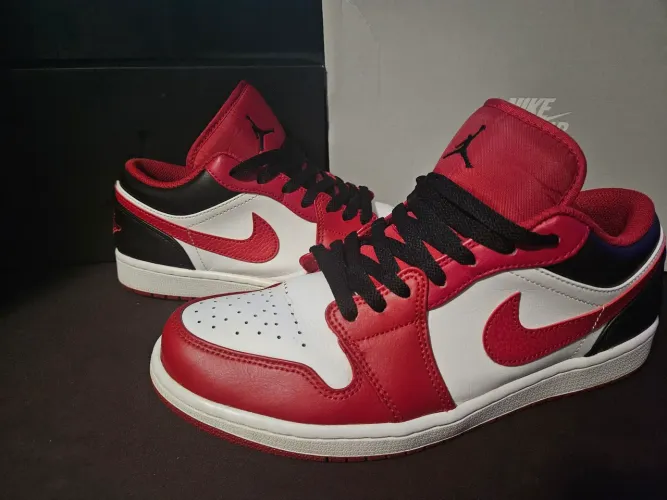 Air Jordan 1 Low Bred Reverse