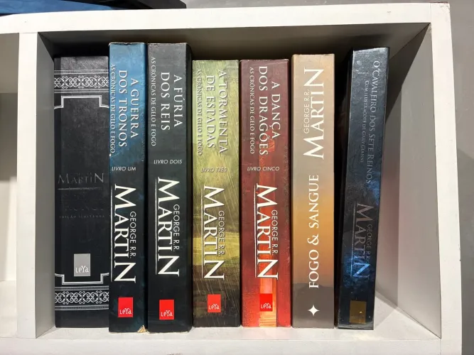 Livros e mangás