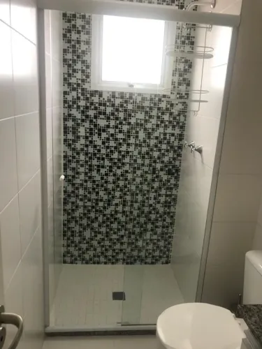 Box para banheiro de 1mt semi novo