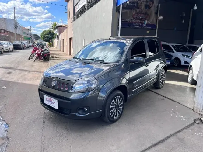 Fiat Uno Sporting 1.4 EVO Fire Flex 8V 4P 2013