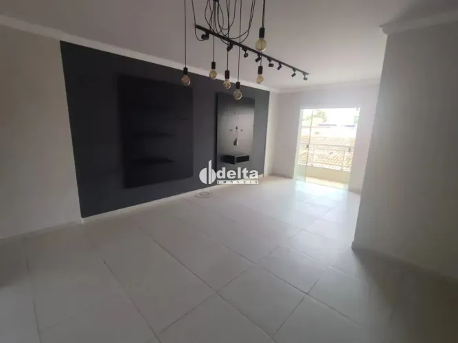 Apartamento com 4 quartos sendo 1 suíte, disponível para locação no bairro Saraiva em Uber