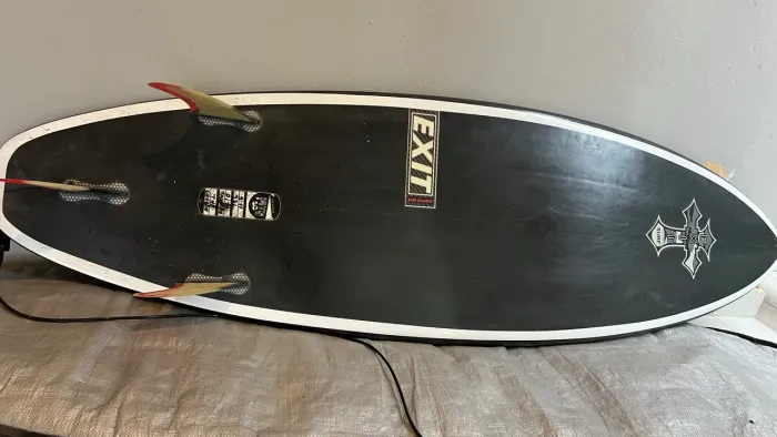 Prancha de surf 5?11 35 litros zerada