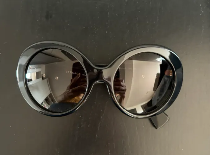 Vendo óculos de sol feminino VERSACE original 