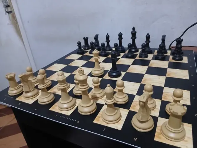 Tabuleiro de Xadrez com Peças Jaehrig Profissionais com Peso.