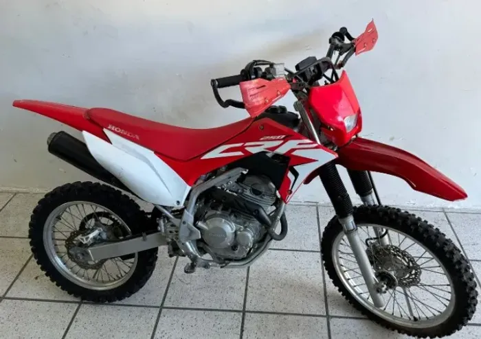 CRF 250 2021 NOVA DEMAIS . ACEITO TROCAS E PARCELO 