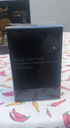 Vendo perfume Árabe Masculino club de nuit ótima fixacao