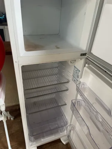 Geladeira Electrolux duplex 260 litros, branca.