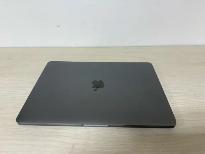 MacBook Pro A2289 i5 8GB SSD 256GB Retina Touch Bar 2020