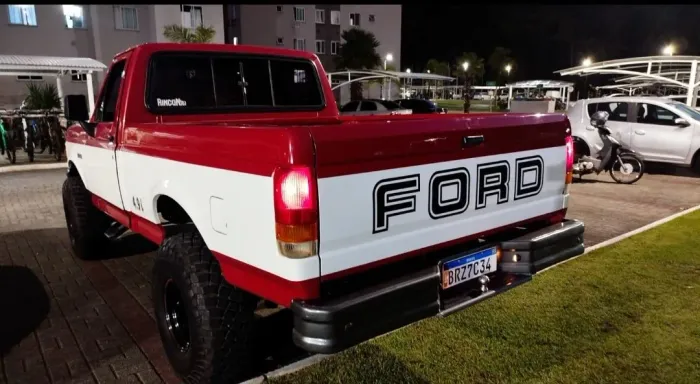 Ford F-1000 Regular Cab. 4.9i 1997