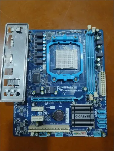 Placa mãe Gigabyte GA-M68MT-S2P