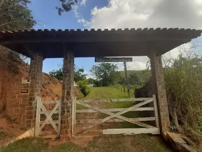 Fazenda/Sítio/Chácara para venda tem 200 metros quadrados com 3 quartos em Zona Rural - Me