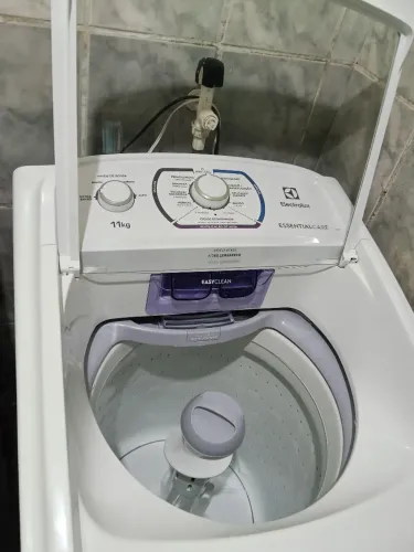 Máquina de lavar e centrífugar 