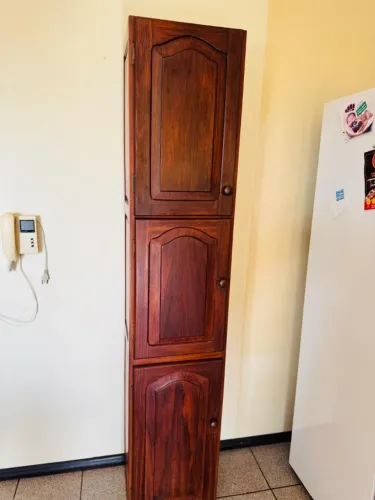 Cozinha completa em madeira de Cerejeira