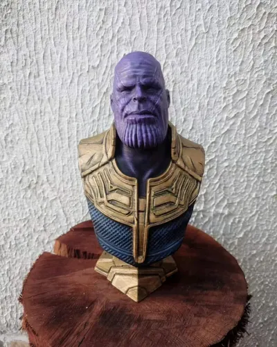 Thanos busto