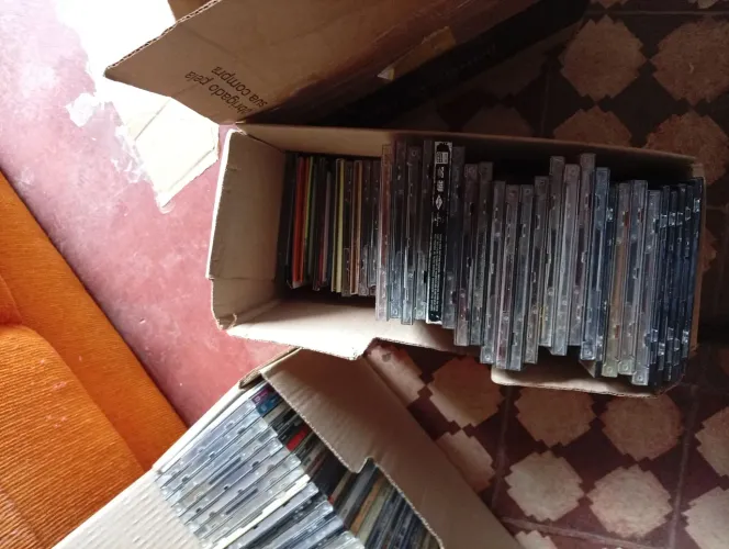 75 CDs diversos estilos musicais 