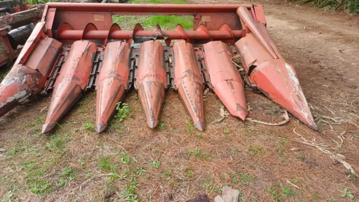 Plataforma da Massey para milho com 6 linhas de 50