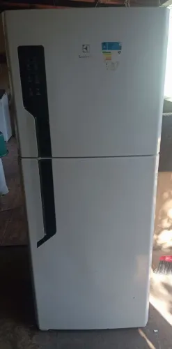 Geladeira Electrolux duas portas.