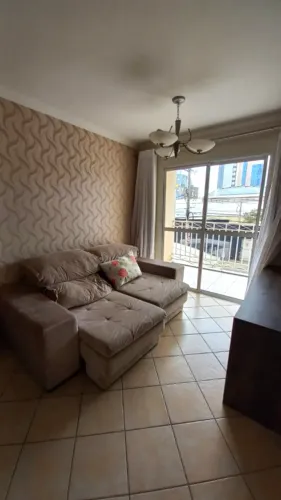 Apartamento à venda no Condomínio Edifício Cláudia Vieira, em Sorocaba-SP.