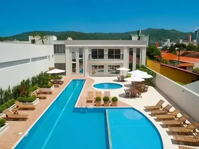 3 quartos 1 suíte - 2 vagas de agargem- EXCELENTE LOCALIZAÇÃO -Trindade - Florianópolis -