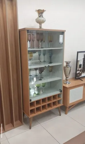Cristaleira moderna sofisticada