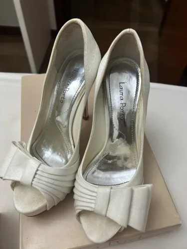 Sapato de noiva Laura Porto 