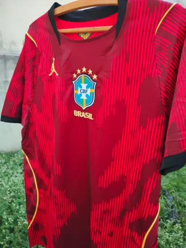 Camisa da seleção versão vermelha