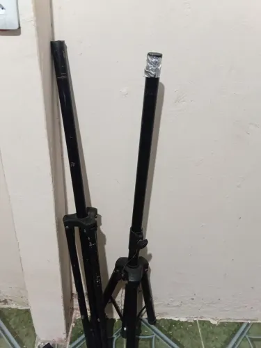 2 pedestais para caixa de som