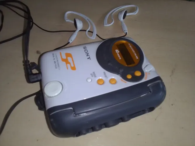 Walkman Sony WM-F5555