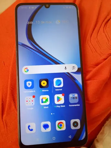 Vendo um lindo celular da Reame todo original 