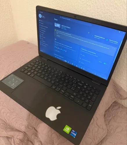 Dell Inspiron 15 3511 - Core i7 + NVIDIA + SSD