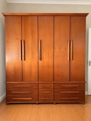 GUARDA-ROUPA DE MADEIRA MACIÇA - 5 PORTAS E 9 GAVETAS | EXCELENTE ESTADO!
