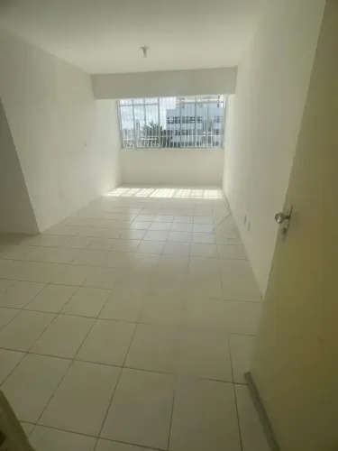 Imóvel para aluguel possui 97 metros quadrados com 4 quartos em Imbiribeira - Recife - PE