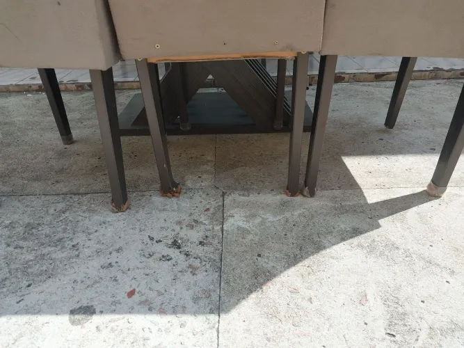 Mesa de vidro com 6 cadeiras 