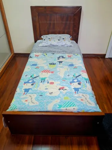 Cama Solteiro Madeira Maciça - Ótimo Estado