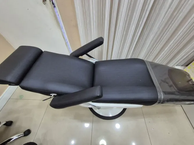 Cadeira de estética marca Takara Belmont