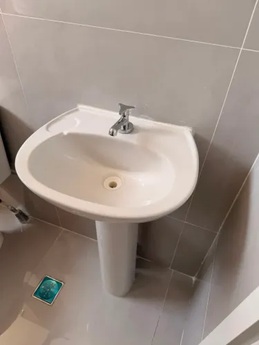 Vendo Lavatório de coluna 