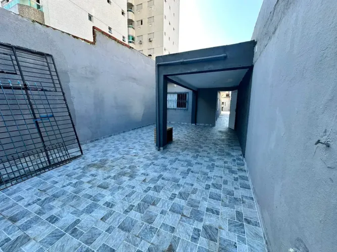 Casa isolada para locação na Guilhermina em Praia Grande por apenas R$ 3450,00