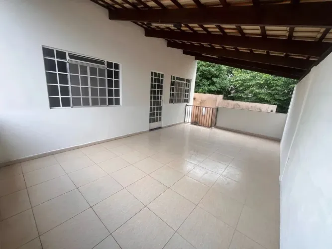 Vendo casa altos e baixos na cremação