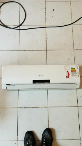 Evaporadora Gree 9mil btus convencional com controle