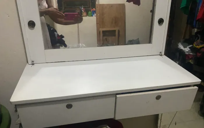 Vendo uma penteadeira 