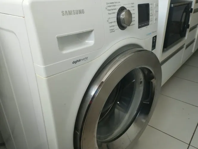 Máquina de lavar roupa Samsung