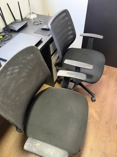 Conjunto de Cadeiras de Escritório