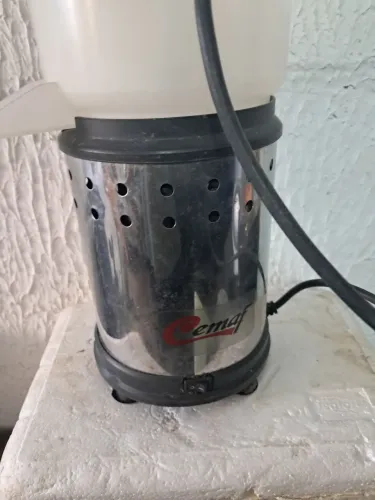 Espremedor de frutas cemaf