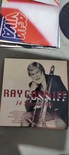 LP 14 Special Hits, do regente, arranjador e trombonista norte-americano Ray Conniff .